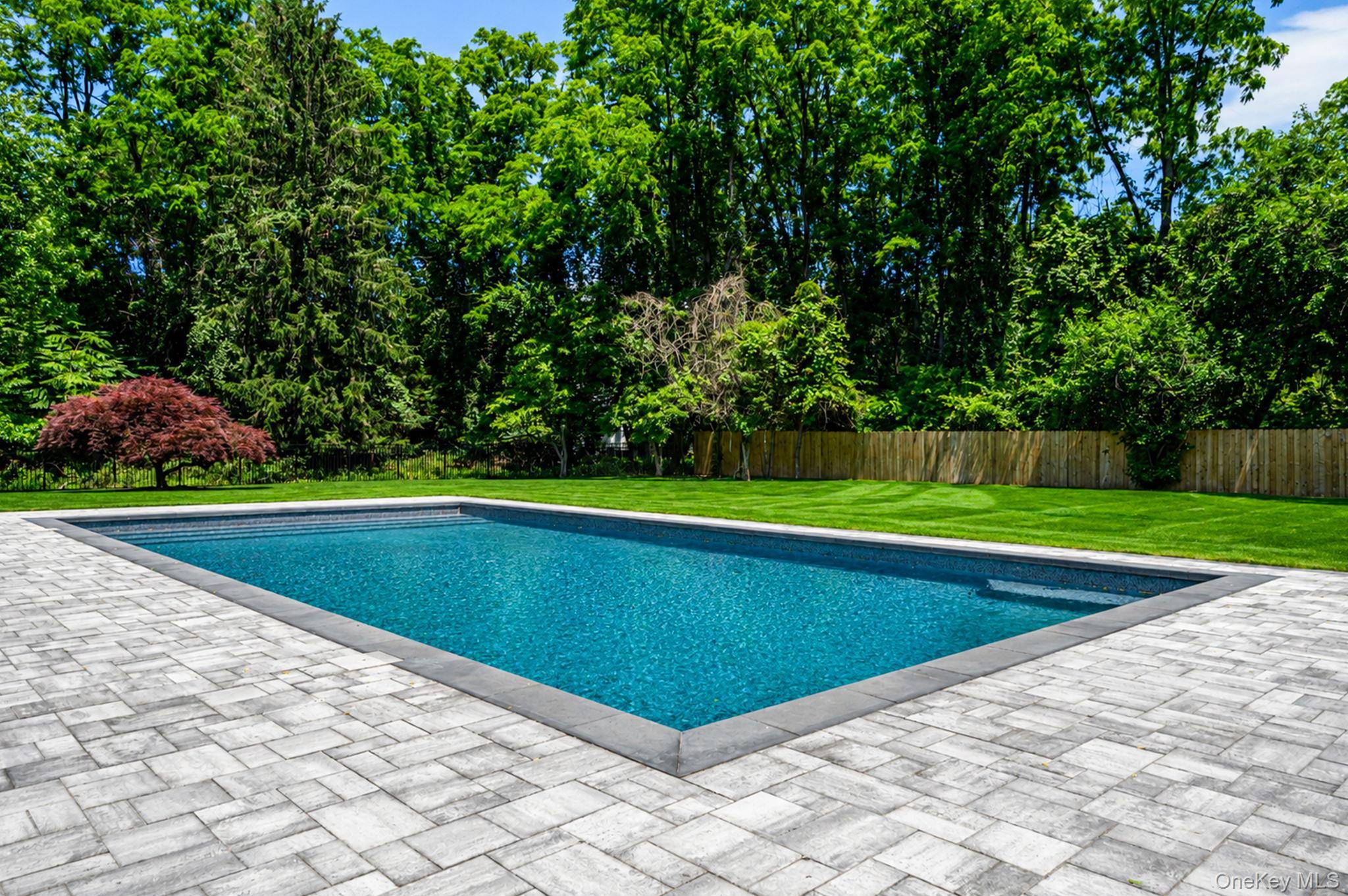 523 Long Beach RD, Nissequogue, NY 11780