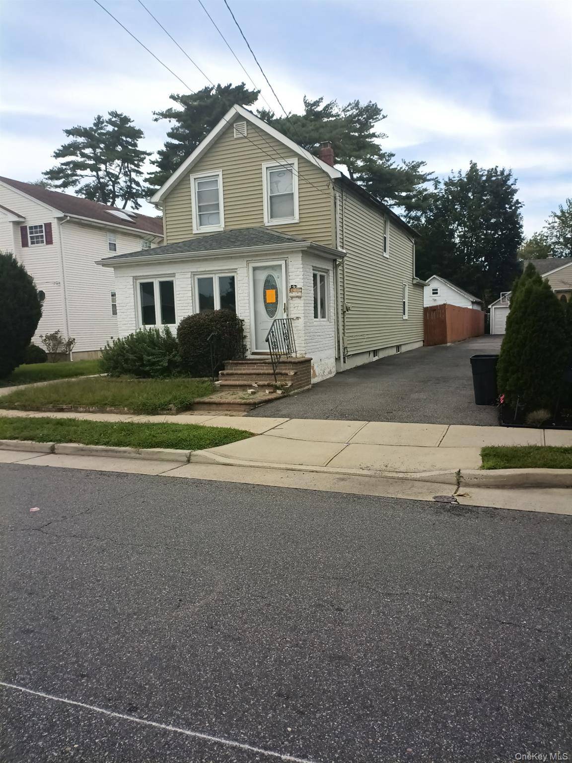 57 Robinwood AVE, Hempstead, NY 11550