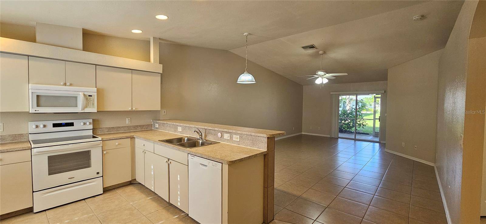 1626 SW SANTA BARBARA PL, Cape Coral, FL 33991