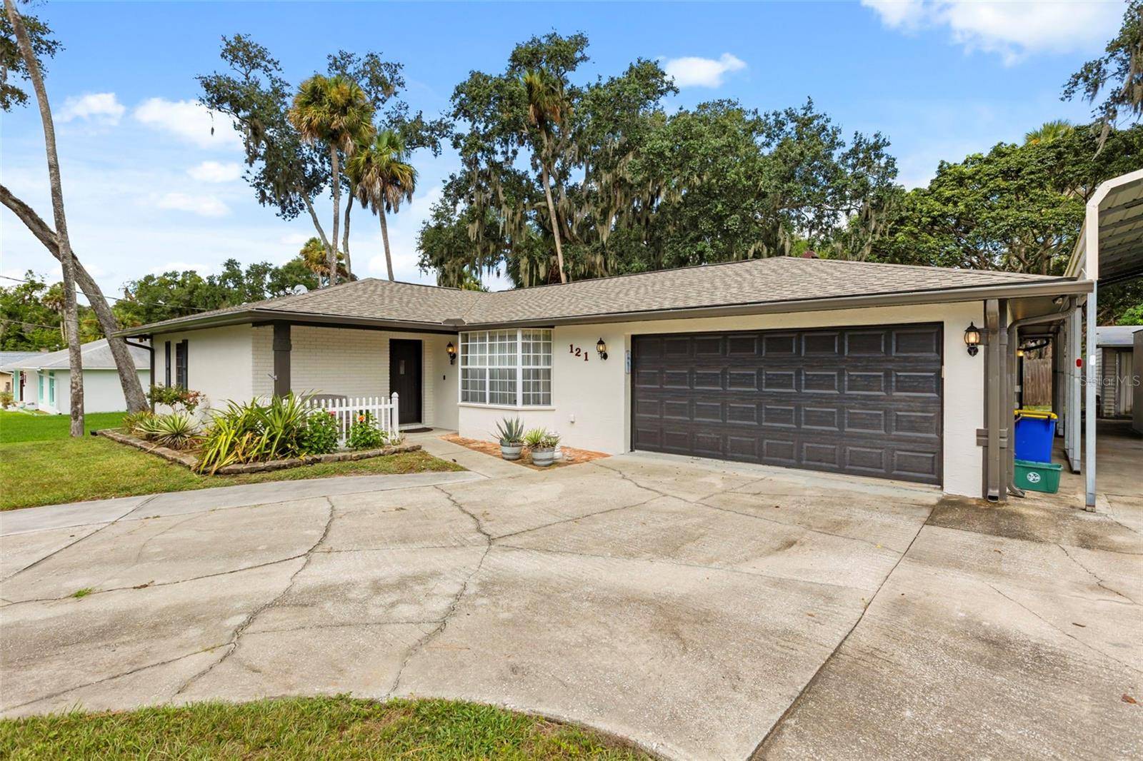 121 OAK RIDGE AVE, Edgewater, FL 32132