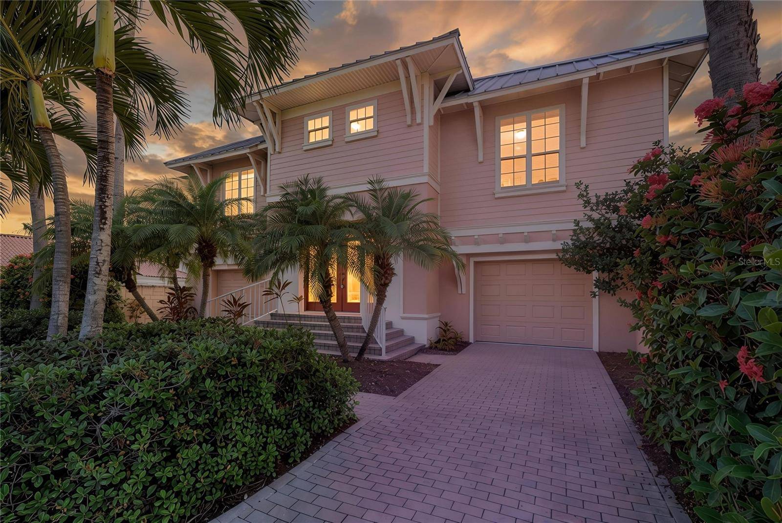 102 WIMBLEDON CT, Redington Shores, FL 33708