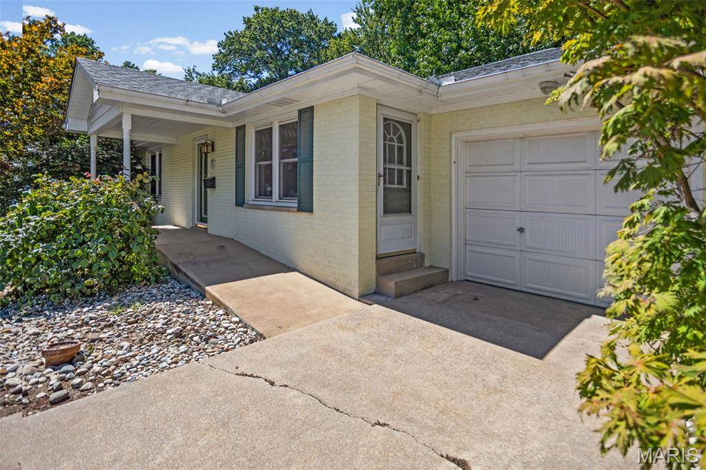 2009 Madison AVE, Edwardsville, IL 62025