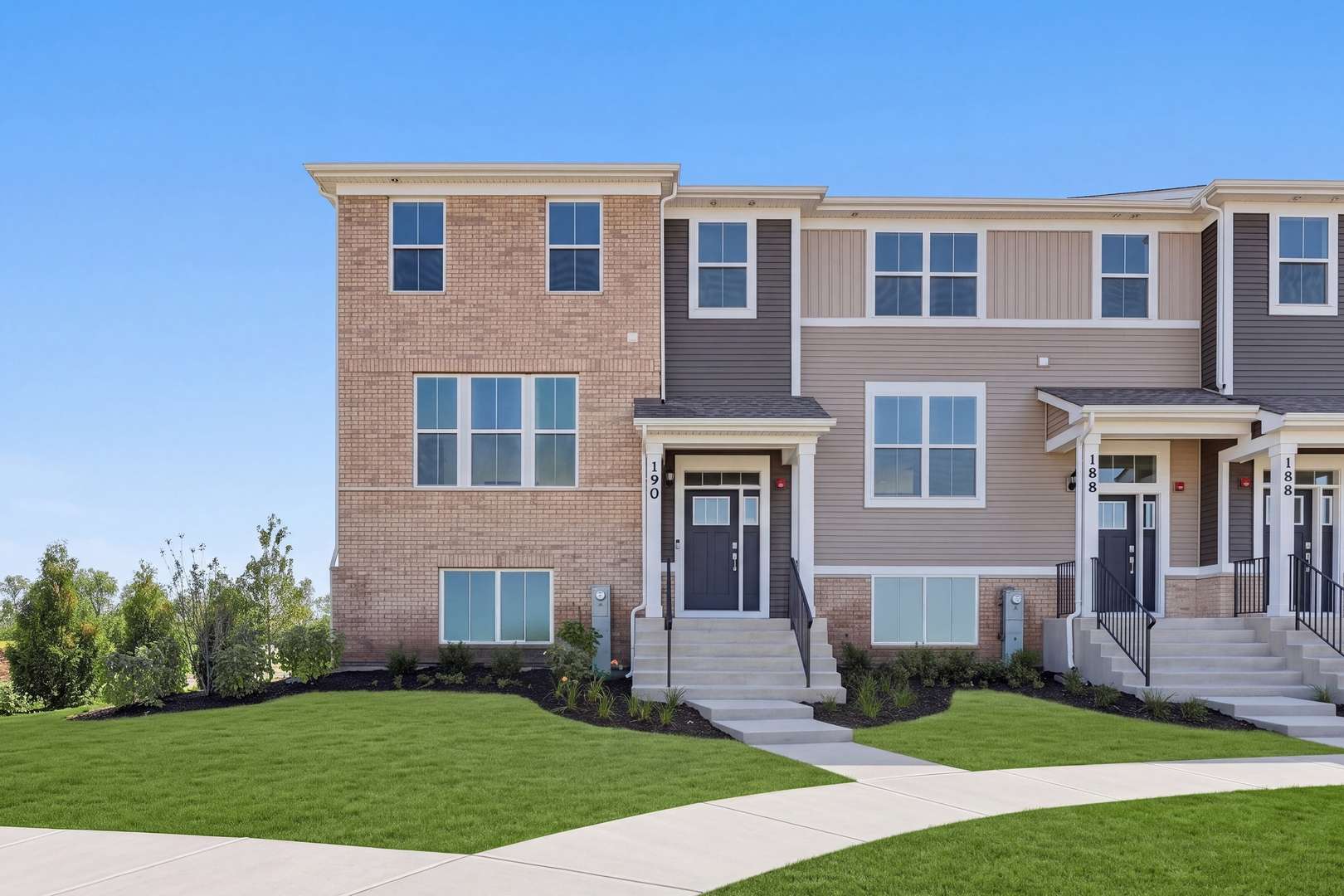 190 E Berkshire DR, Crystal Lake, IL 60014