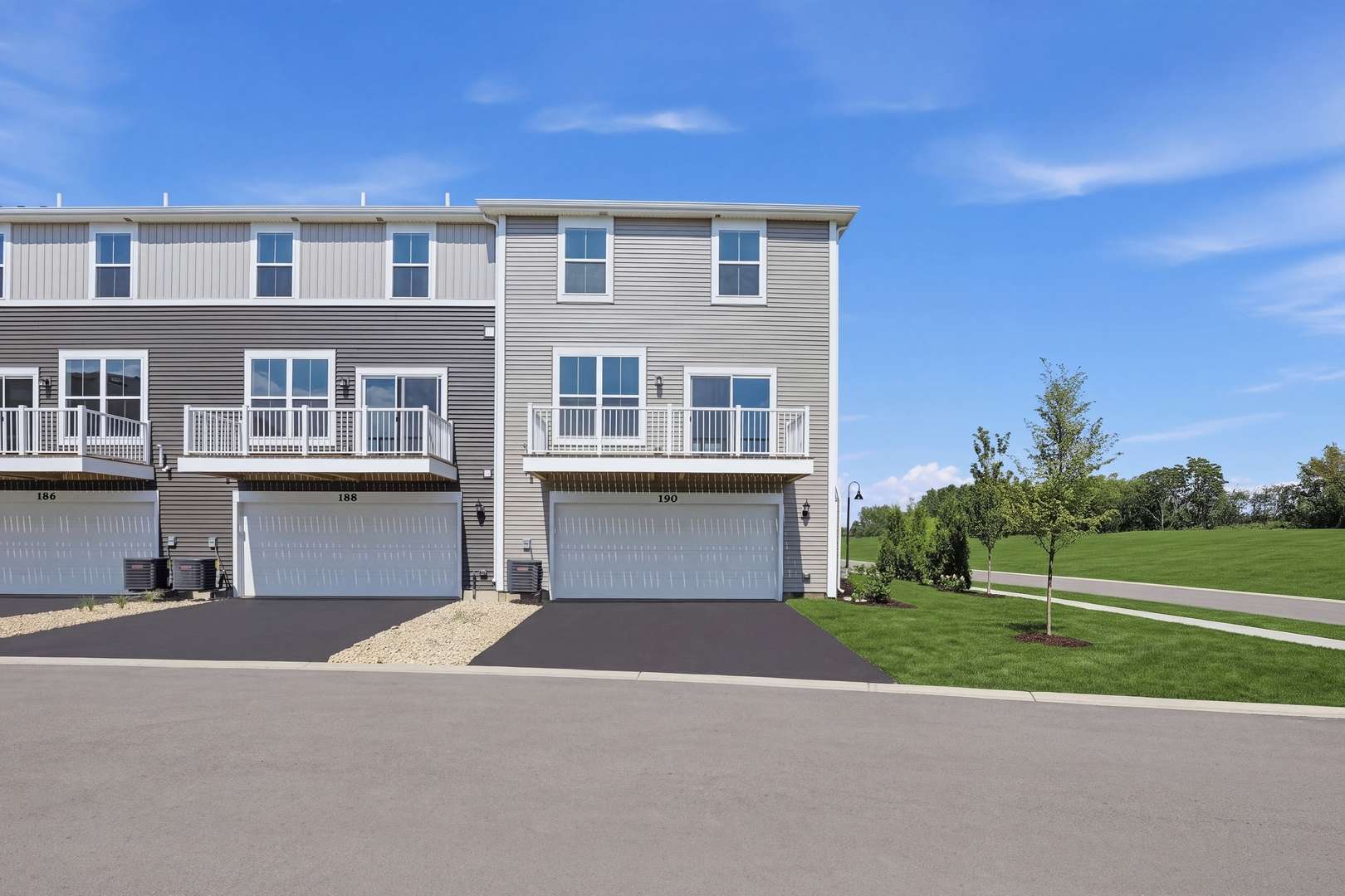 190 E Berkshire DR, Crystal Lake, IL 60014