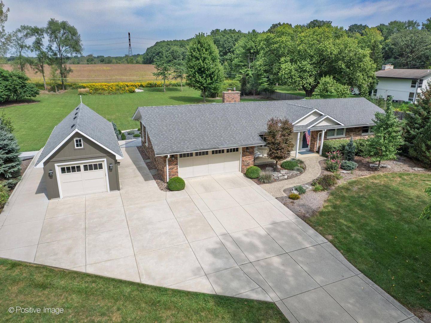 28W224 Robin LN, West Chicago, IL 60185