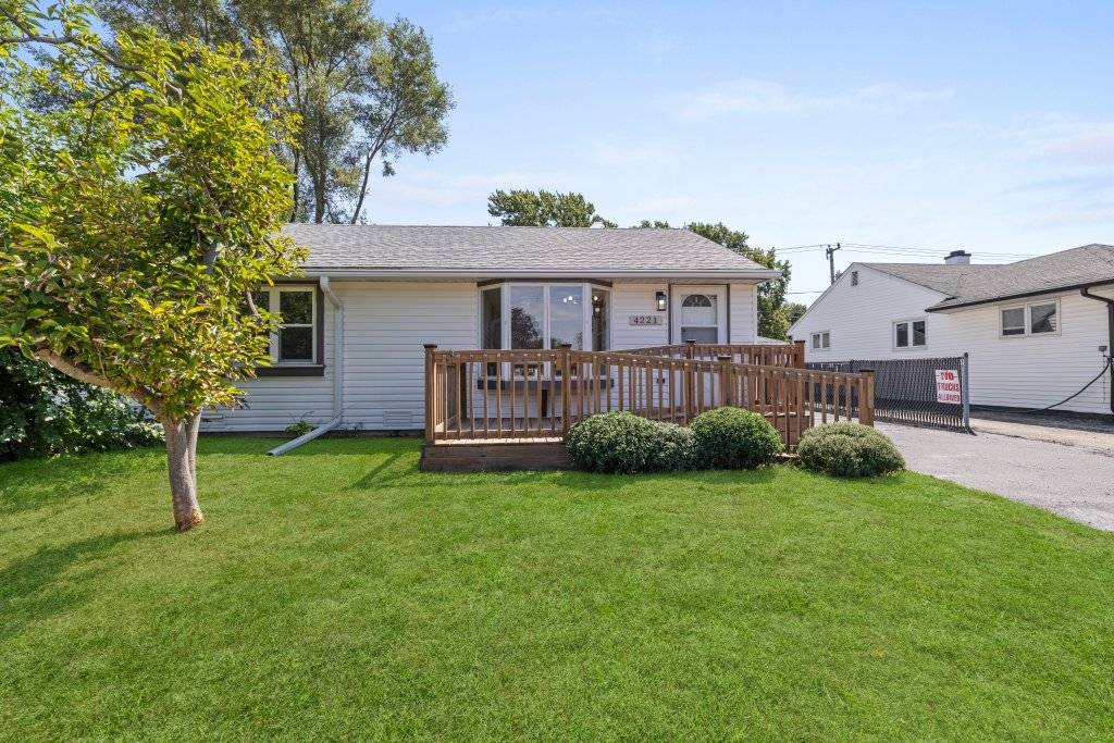 4221 Southwest HWY, Hometown, IL 60456