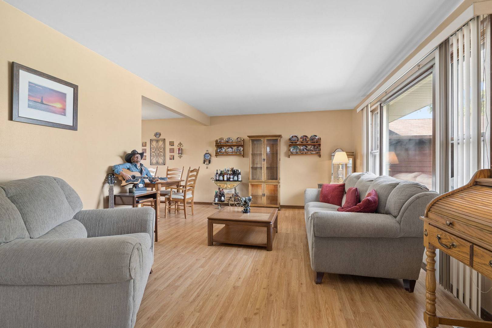80 Frances LN, Chicago Heights, IL 60411