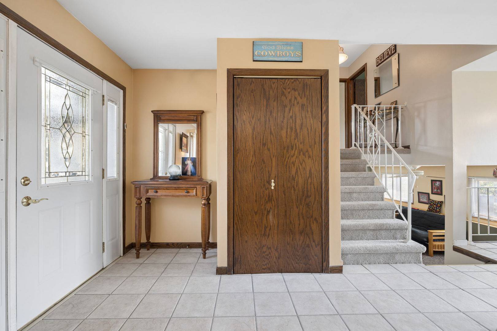 80 Frances LN, Chicago Heights, IL 60411