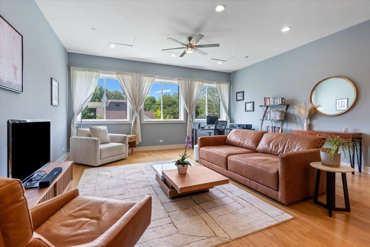 1101 Dodge AVE #204, Evanston, IL 60202