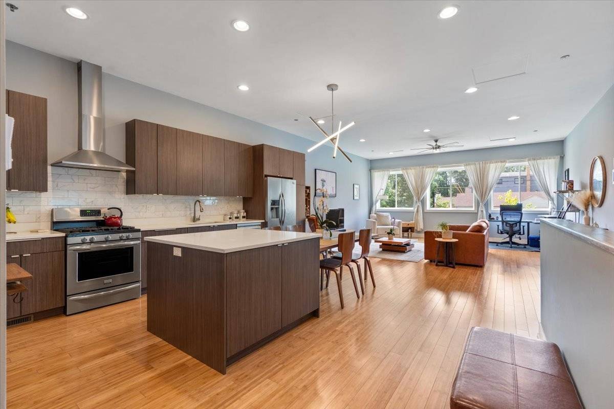 1101 Dodge AVE #204, Evanston, IL 60202