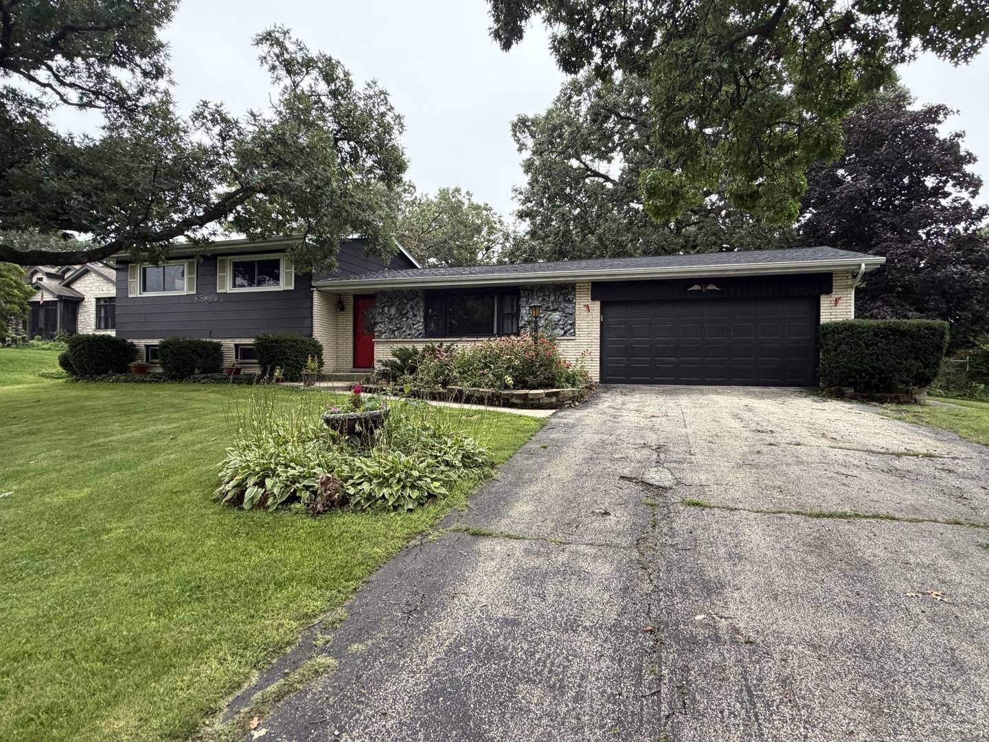 12838 Artesian ST, Lemont, IL 60439