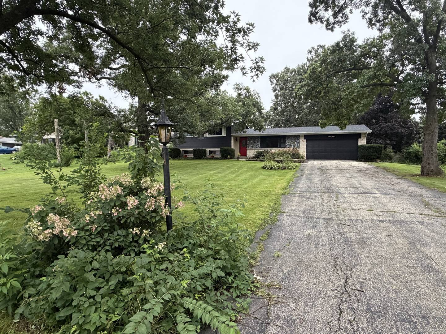 12838 Artesian ST, Lemont, IL 60439