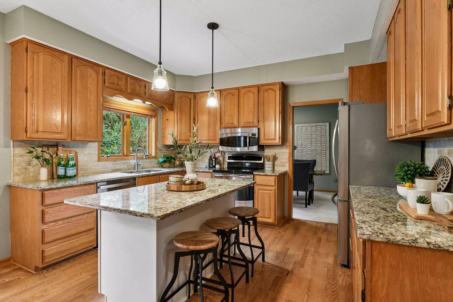 1929 Woodstone DR, Victoria, MN 55386