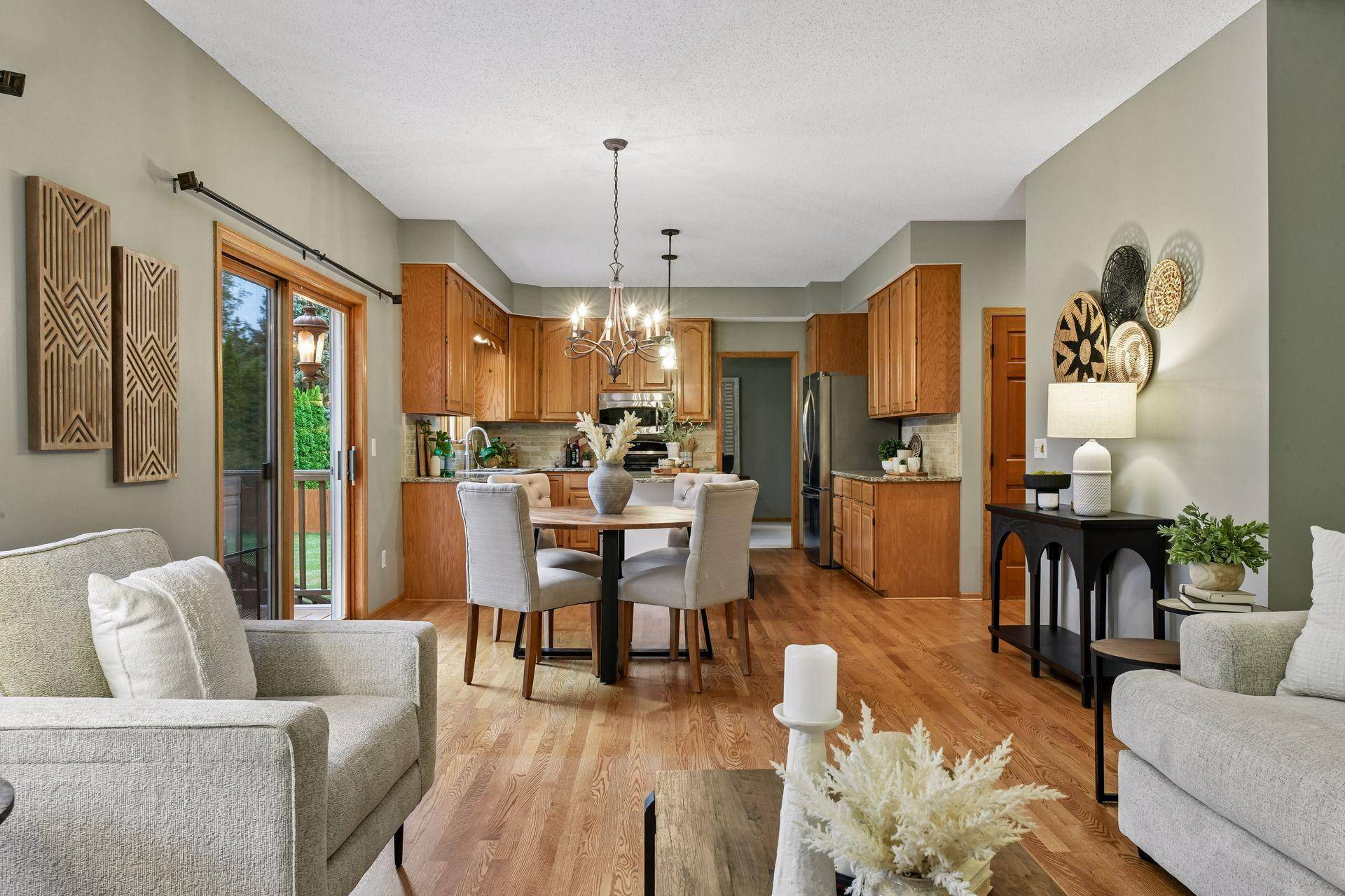 1929 Woodstone DR, Victoria, MN 55386