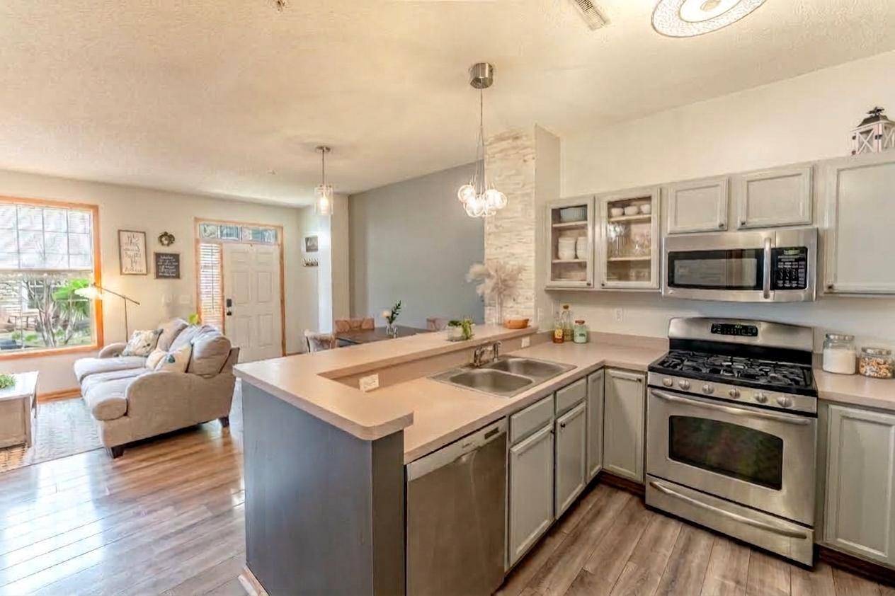 1586 Woodlynn AVE #2, Maplewood, MN 55109