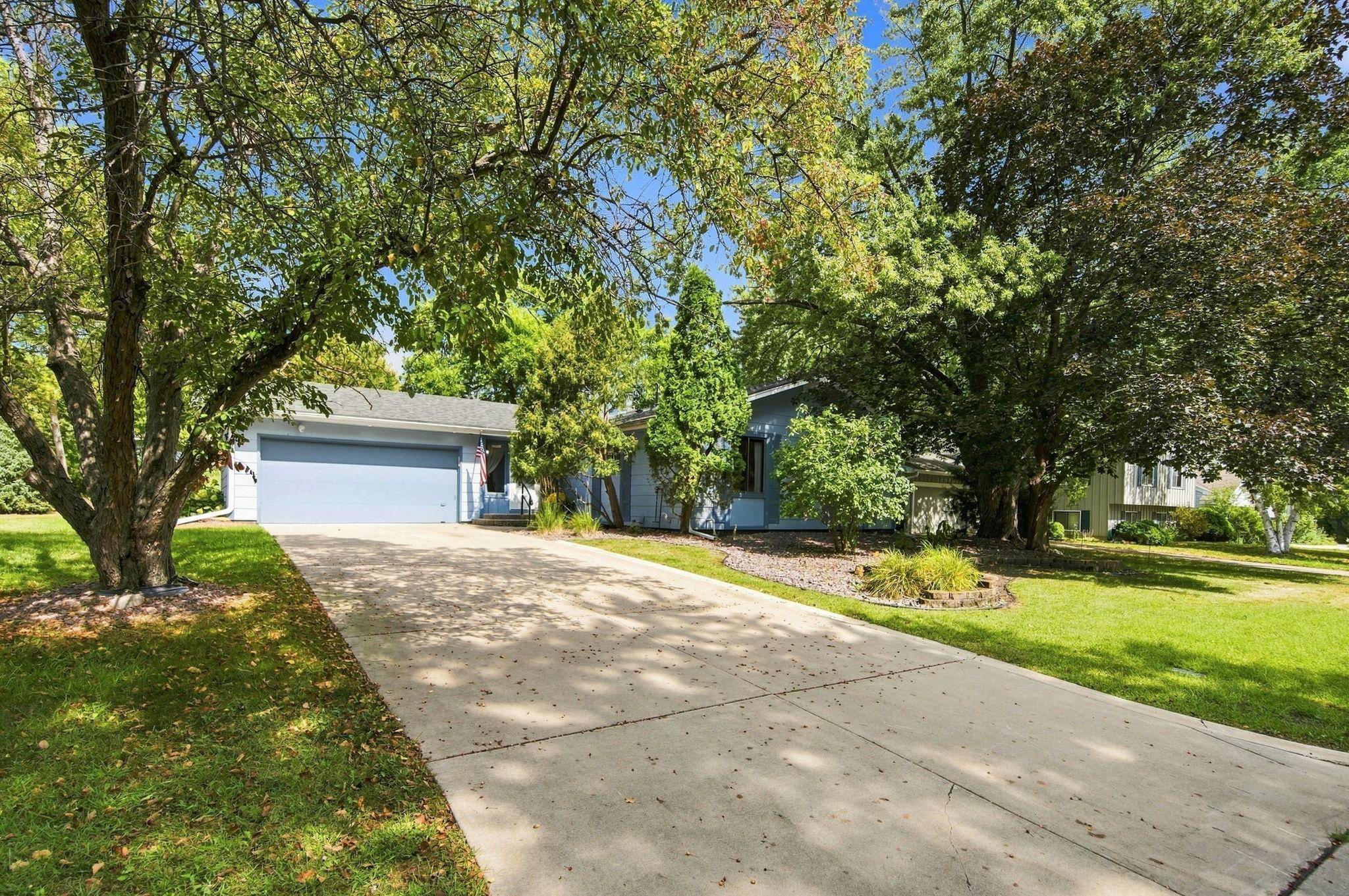 10900 Hyland TER, Eden Prairie, MN 55344