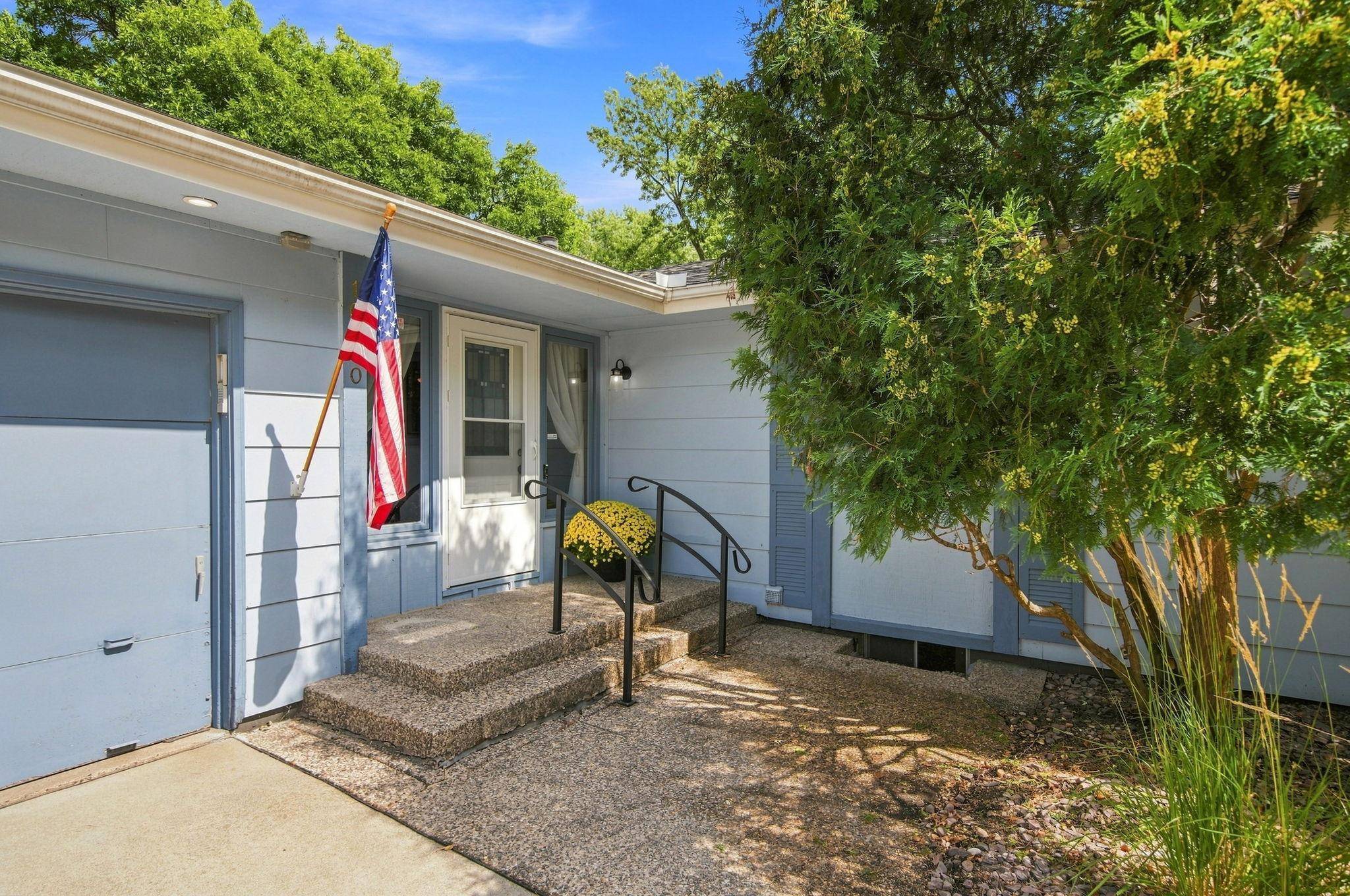 10900 Hyland TER, Eden Prairie, MN 55344