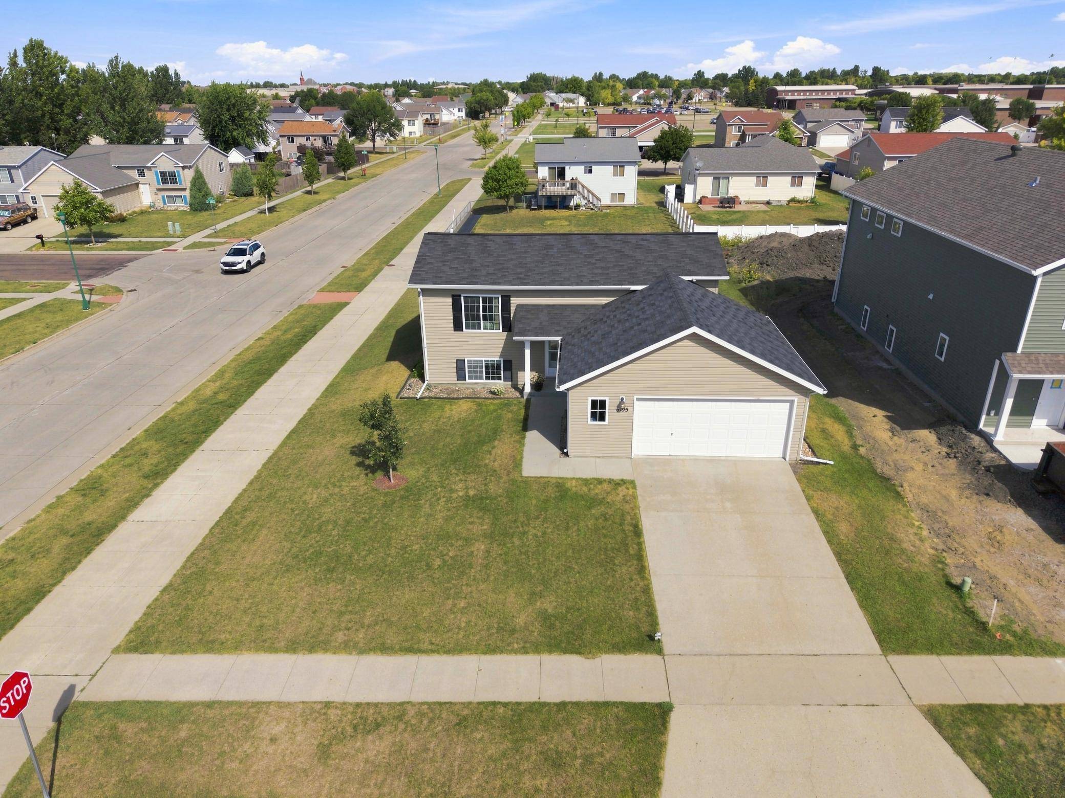 6195 Bennett CT S, Fargo, ND 58104