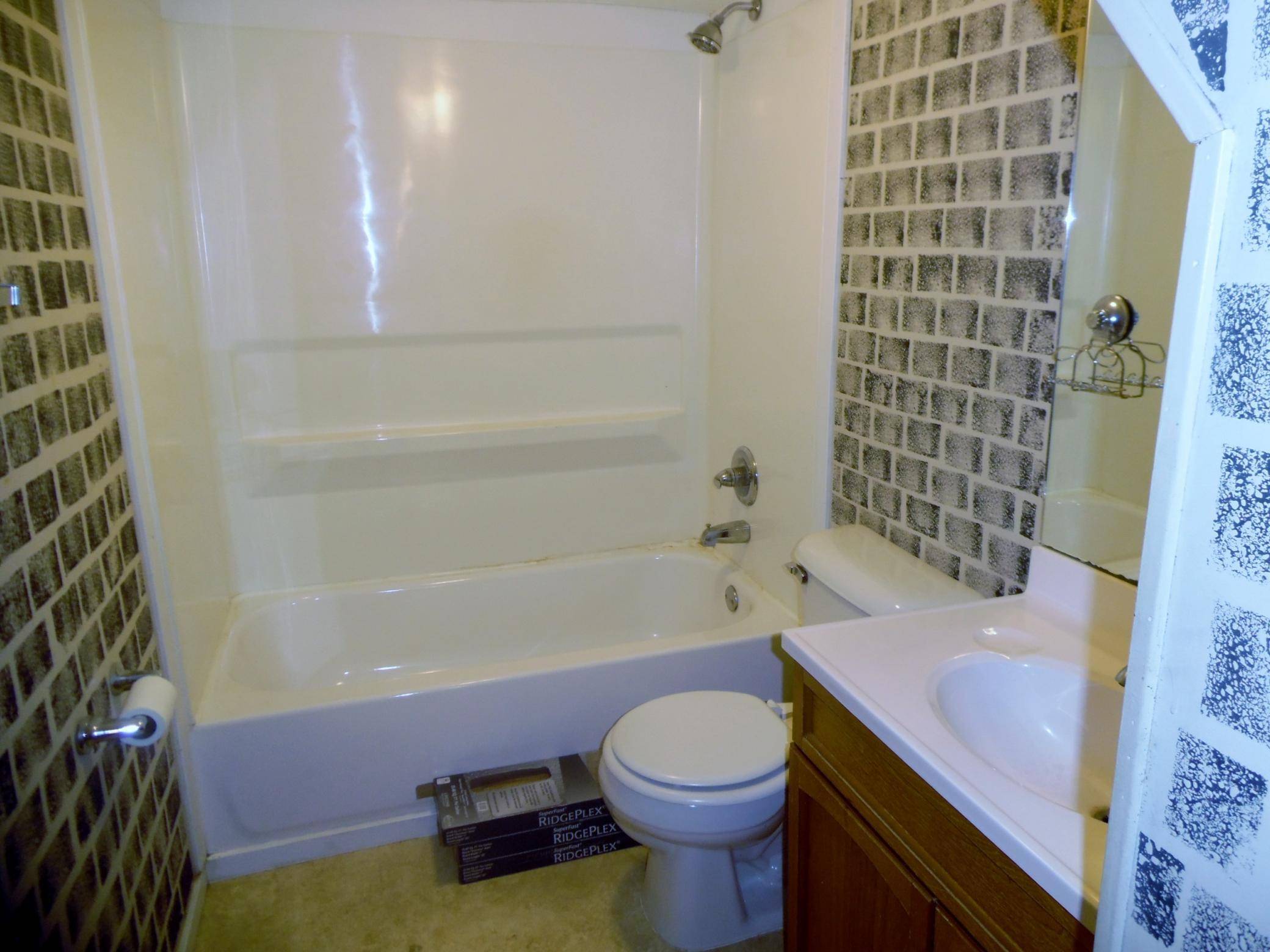 132 6th ST SW, Forest Lake, MN 55025
