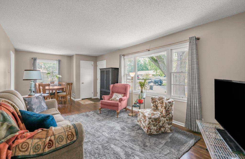 7208 Florida AVE N, Brooklyn Park, MN 55428