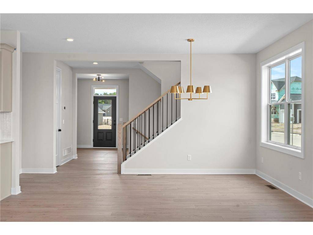 3779 Knightsbridge LN N, Lake Elmo, MN 55042