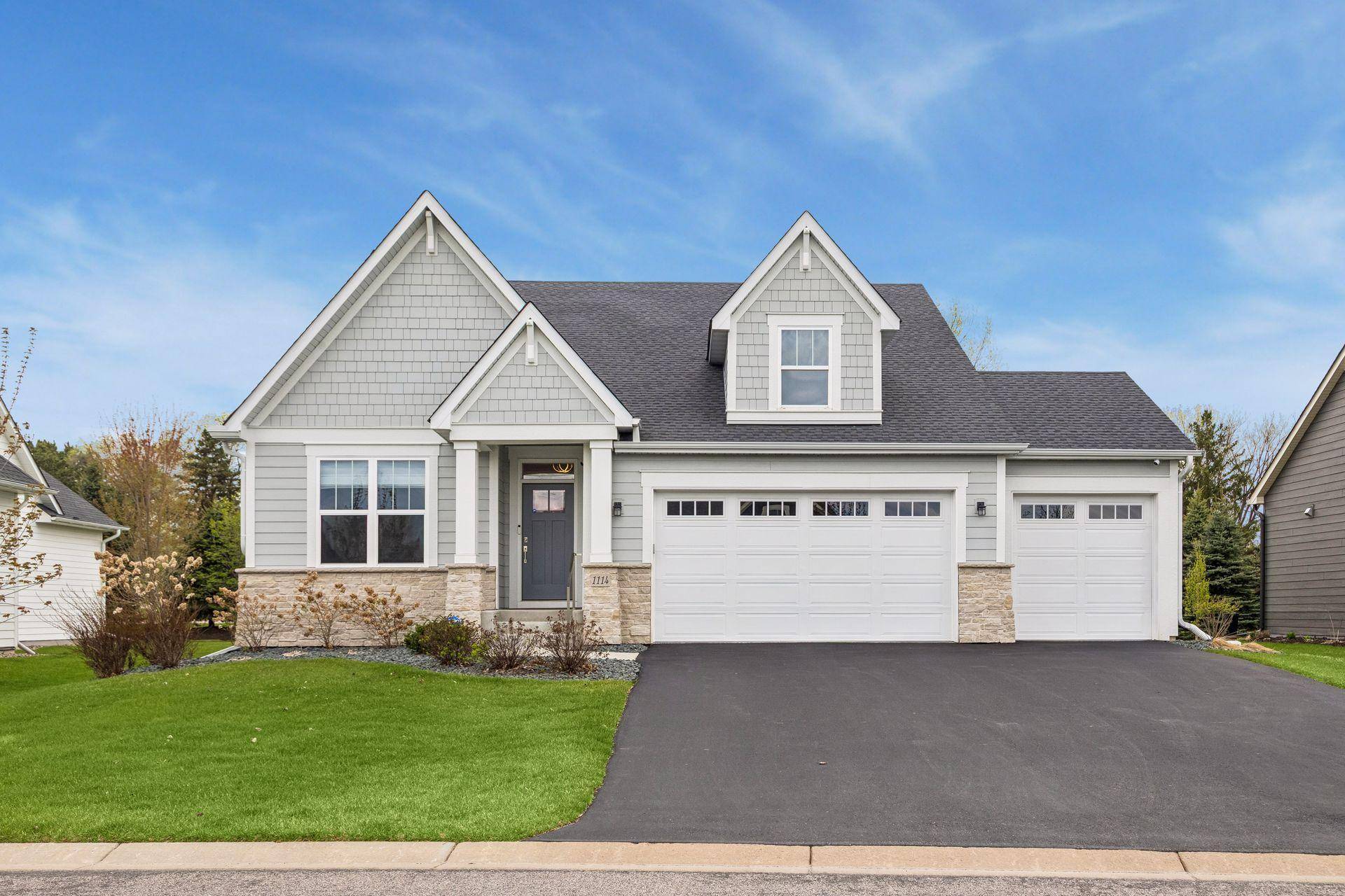 1114 Mehegan LN, White Bear Lake, MN 55127