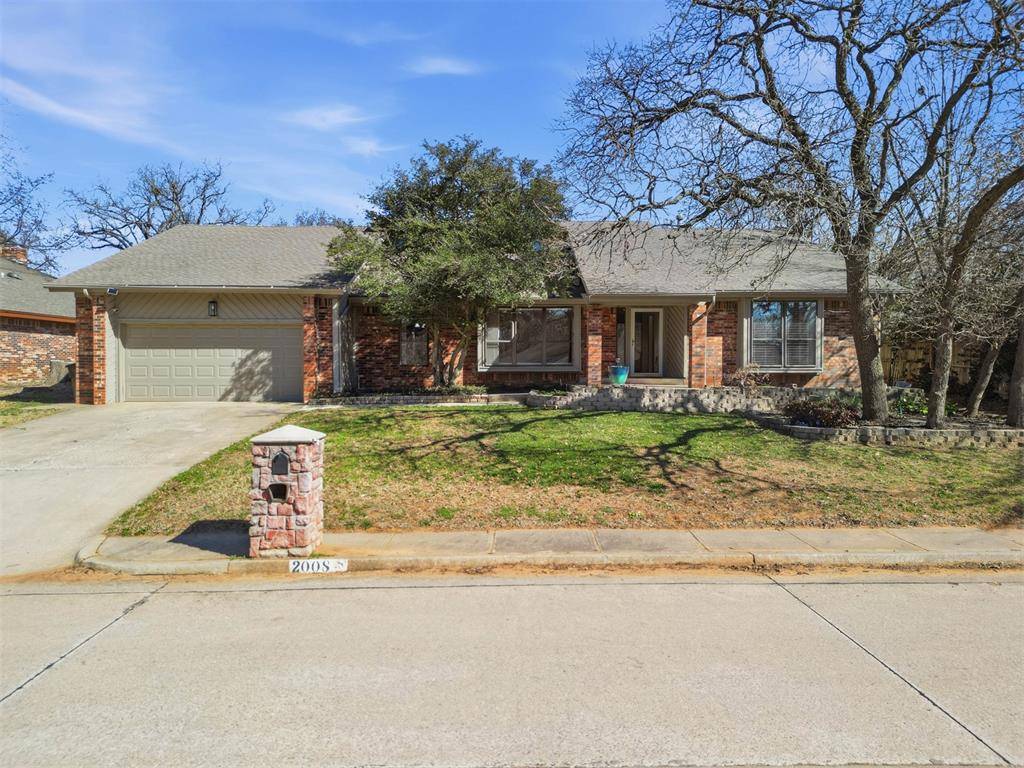2008 Brookwood PL, Edmond, OK 73034
