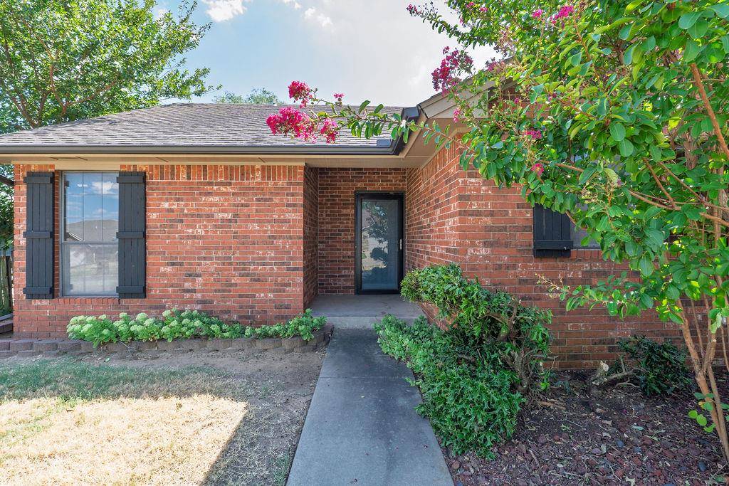1209 Castle Creek ST, Shawnee, OK 74804