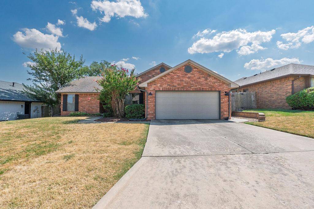 1209 Castle Creek ST, Shawnee, OK 74804