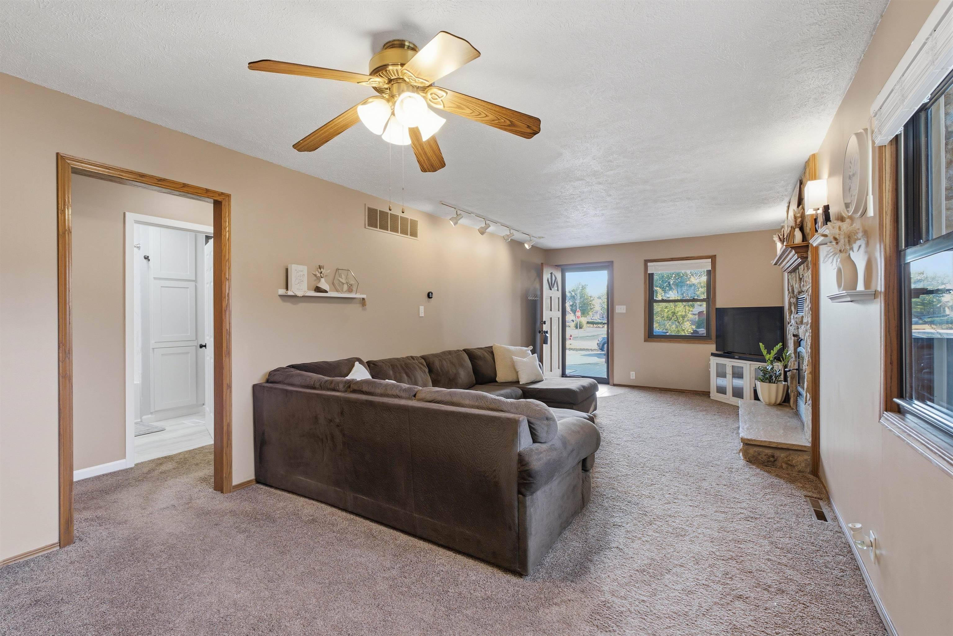 501 S Opal, Maize, KS 67101