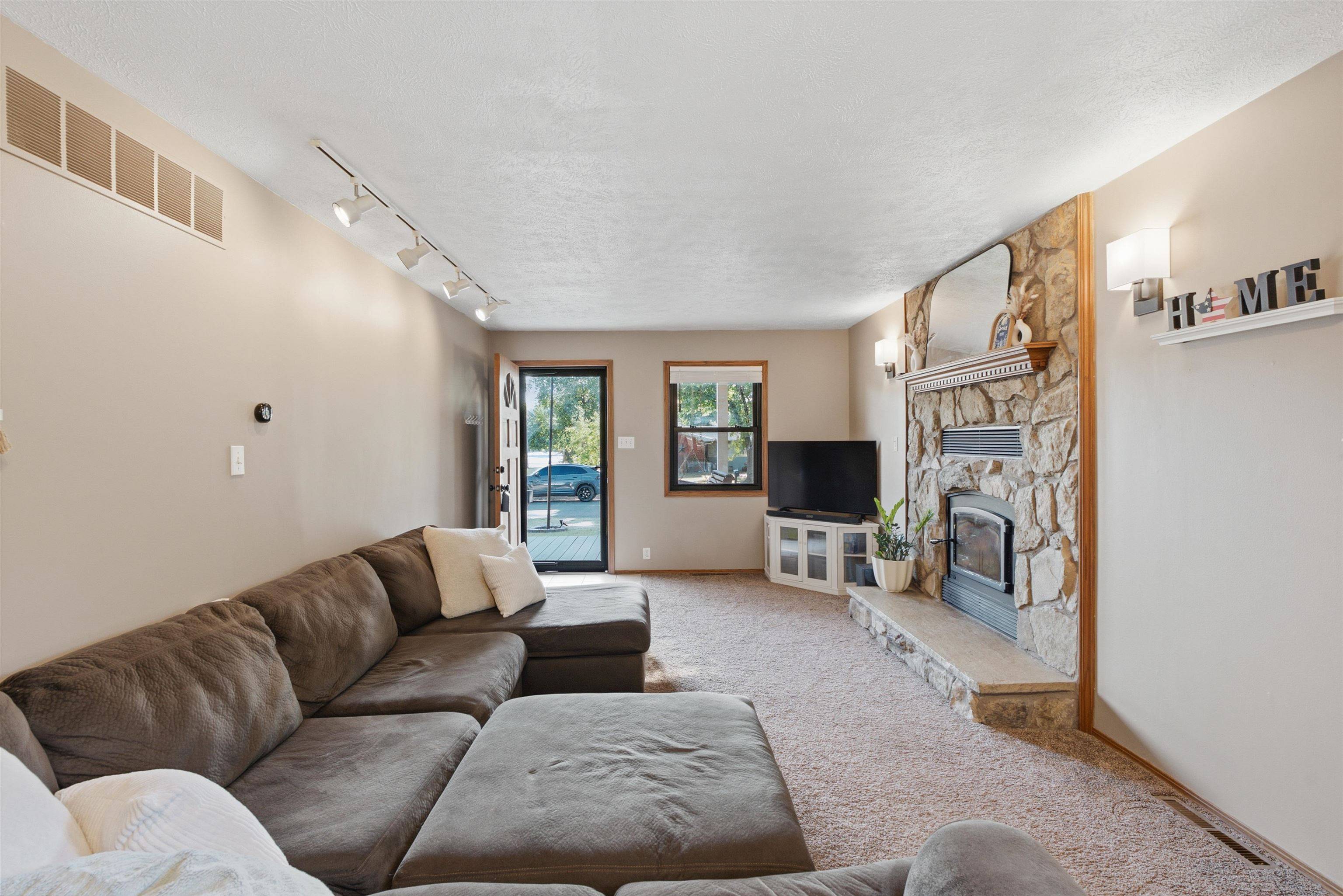 501 S Opal, Maize, KS 67101