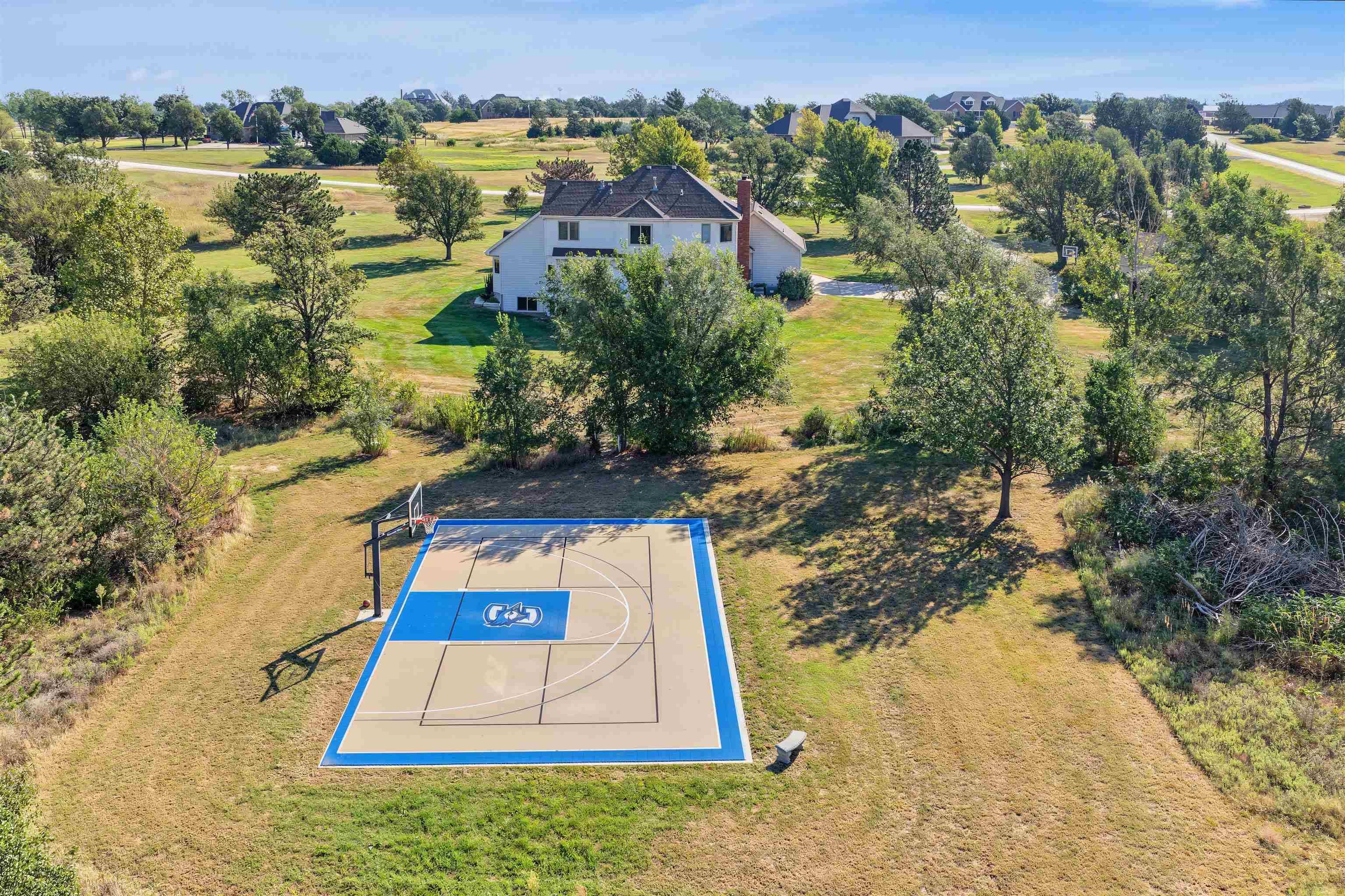 356 S Country Estates Dr, Salina, KS 67401