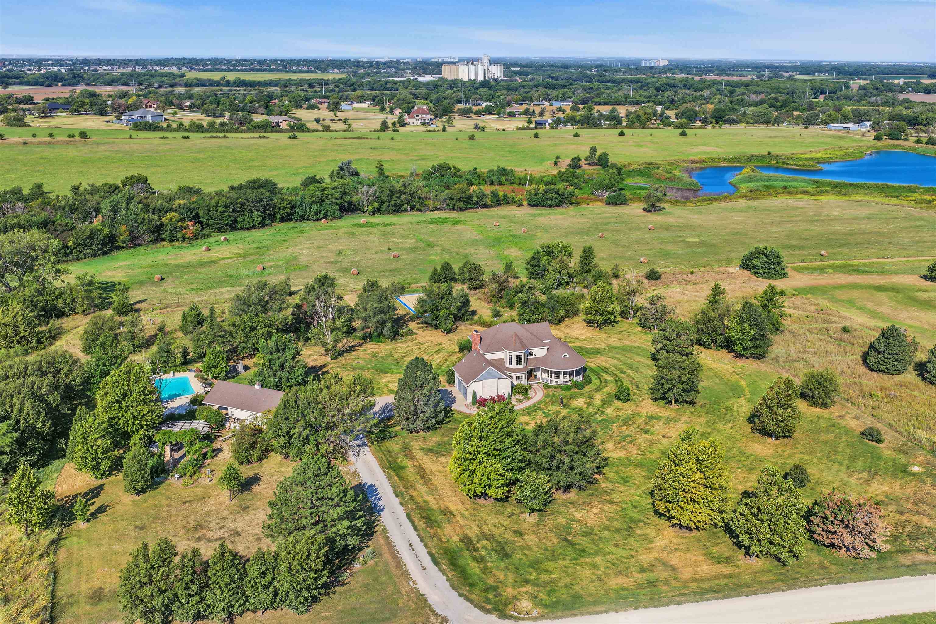 356 S Country Estates Dr, Salina, KS 67401
