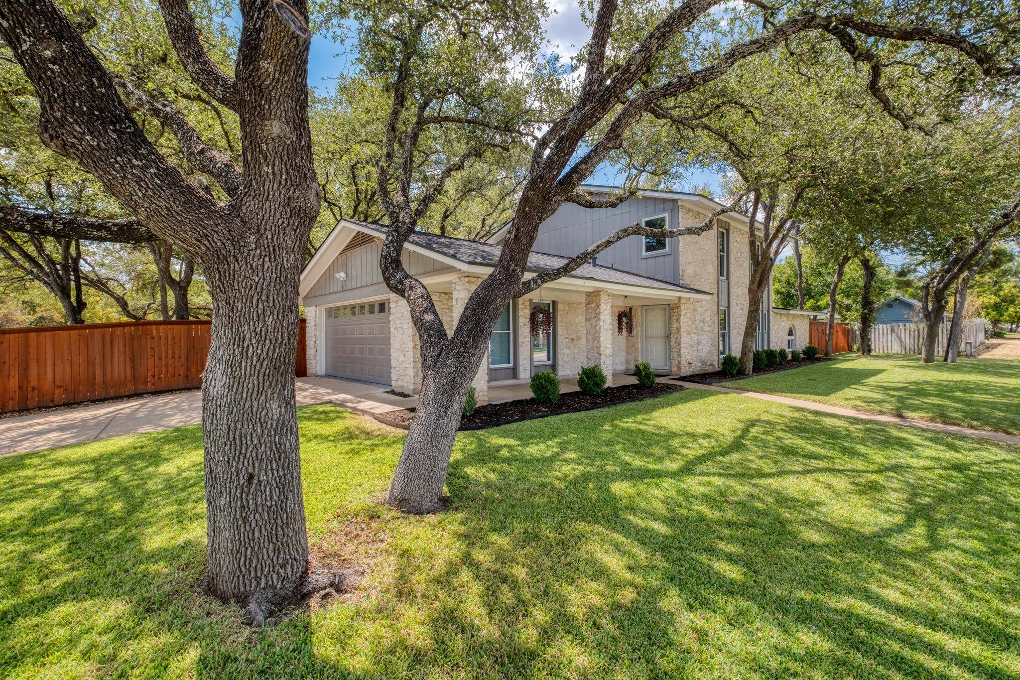 1007 Bluff DR, Round Rock, TX 78681