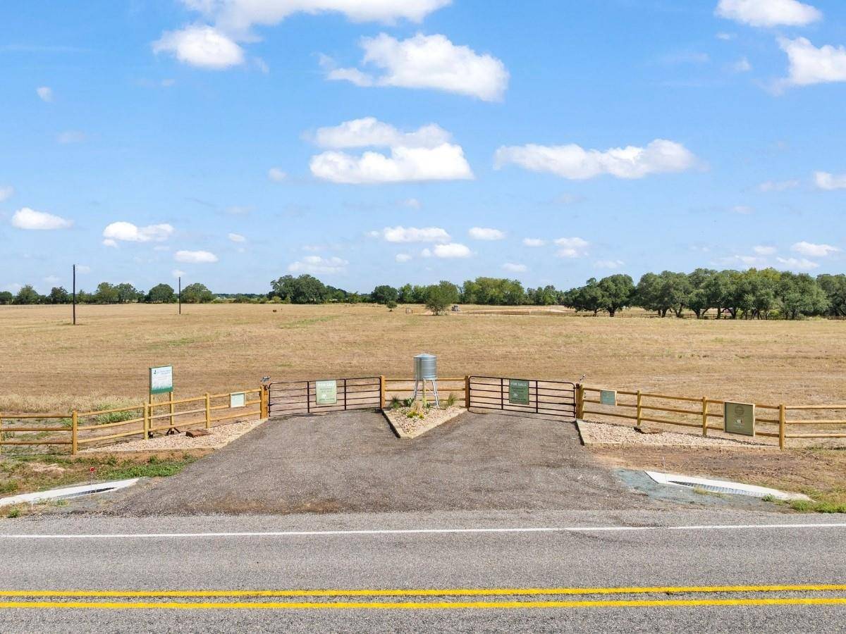 3269 FM 956, Schulenburg, TX 78956