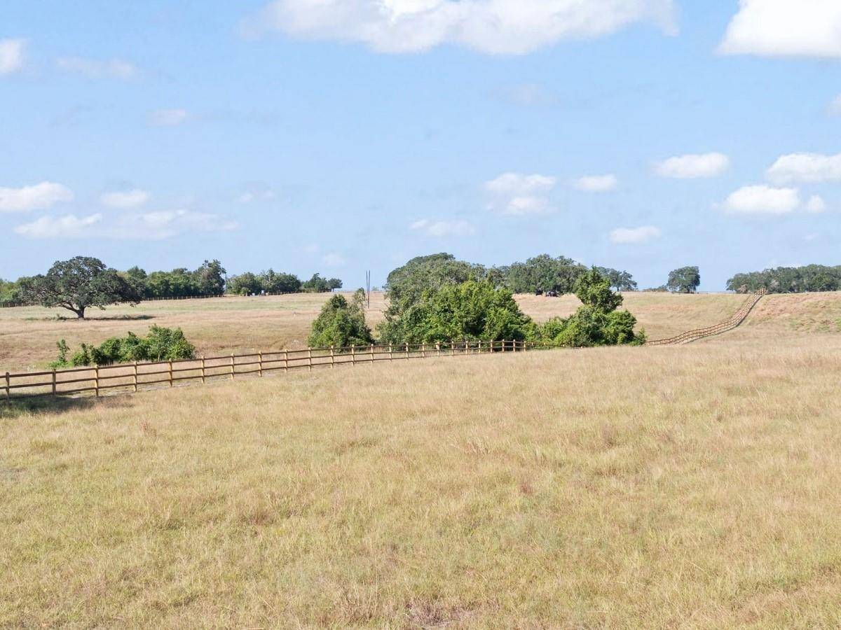 2769 FM 956, Schulenburg, TX 78956