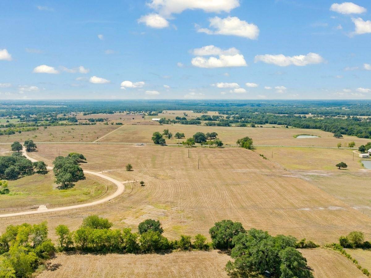 3153 FM 956, Schulenburg, TX 78956