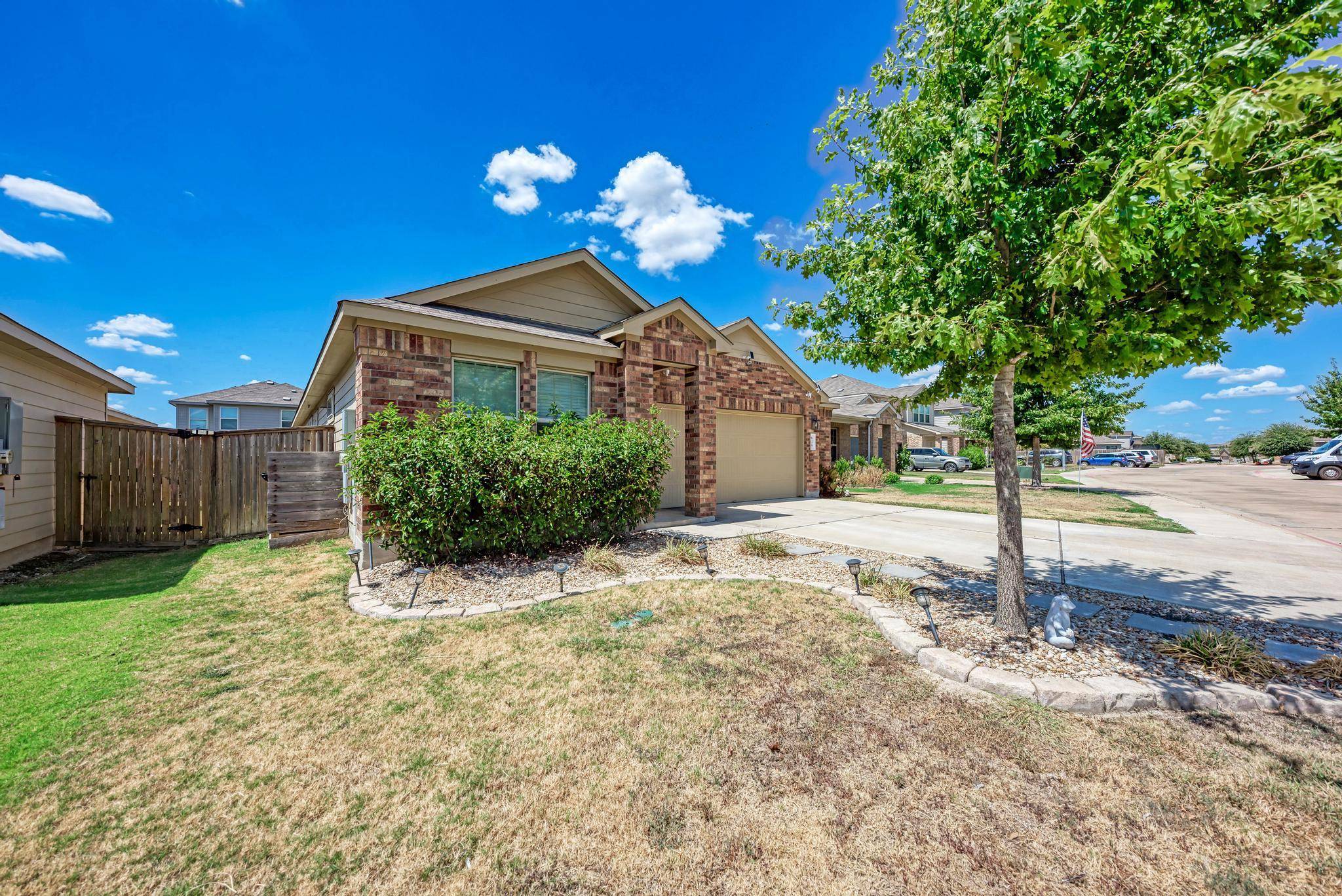 629 Shimek LN, Jarrell, TX 76537
