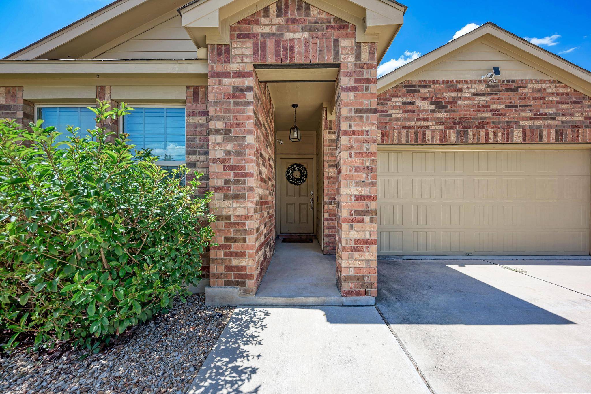 629 Shimek LN, Jarrell, TX 76537