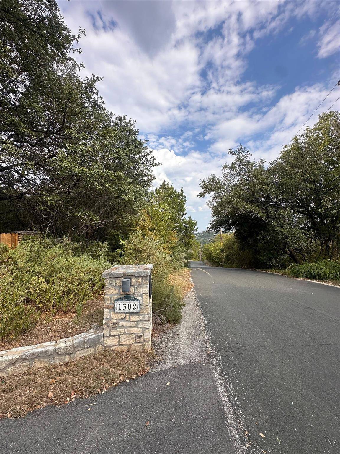 1302 Ridgecrest DR, Austin, TX 78746