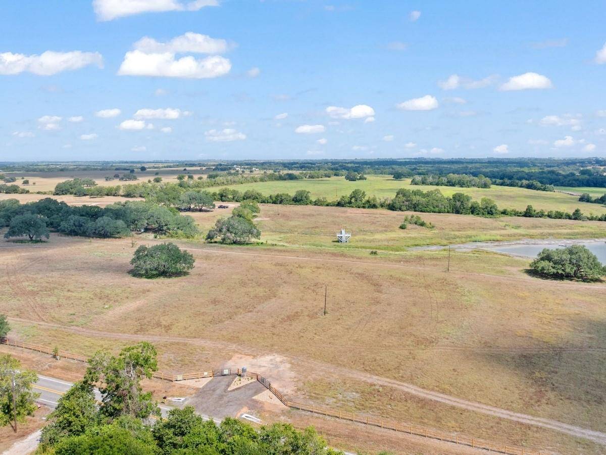 3061 FM 956, Schulenburg, TX 78956
