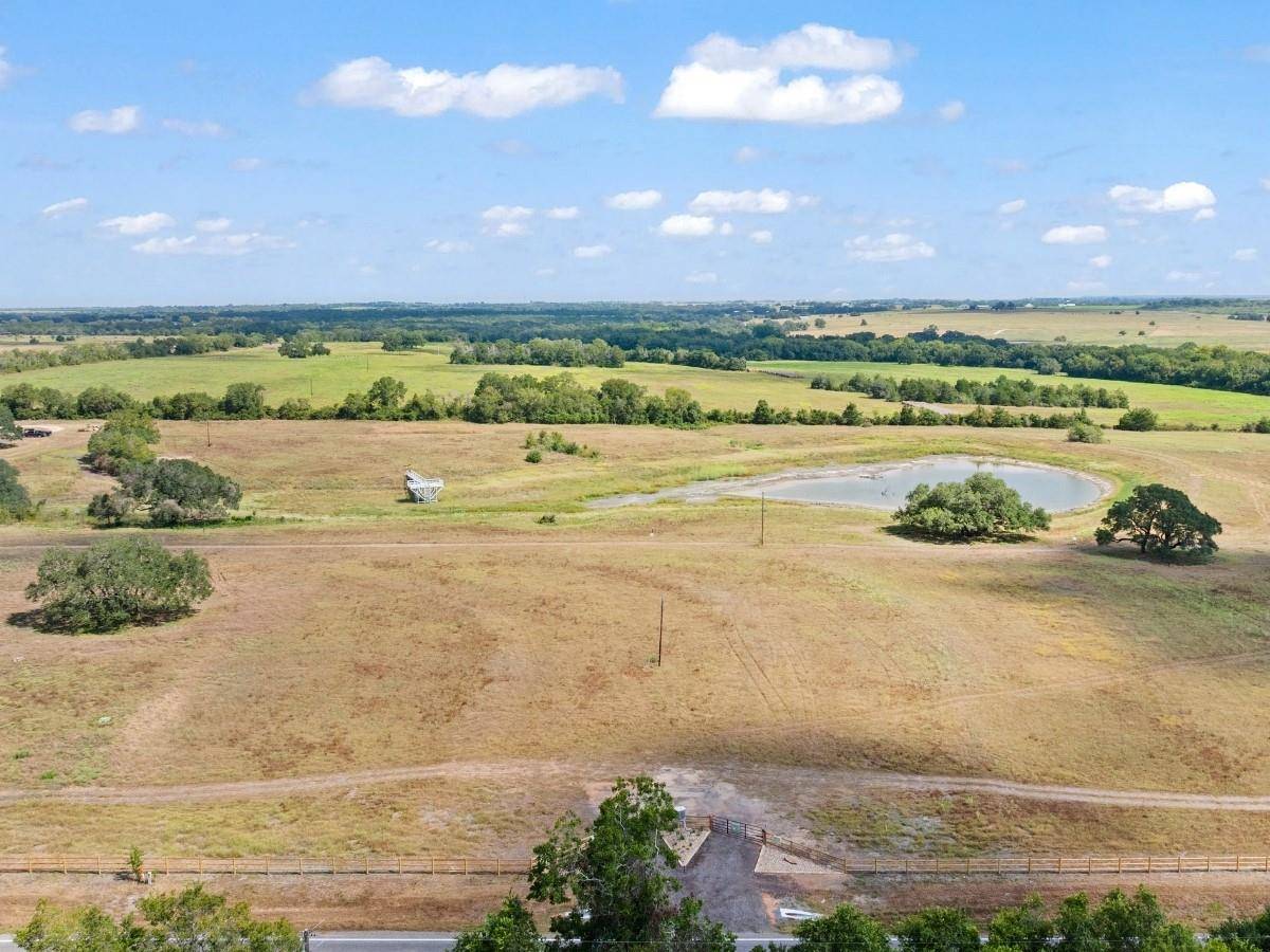 3061 FM 956, Schulenburg, TX 78956
