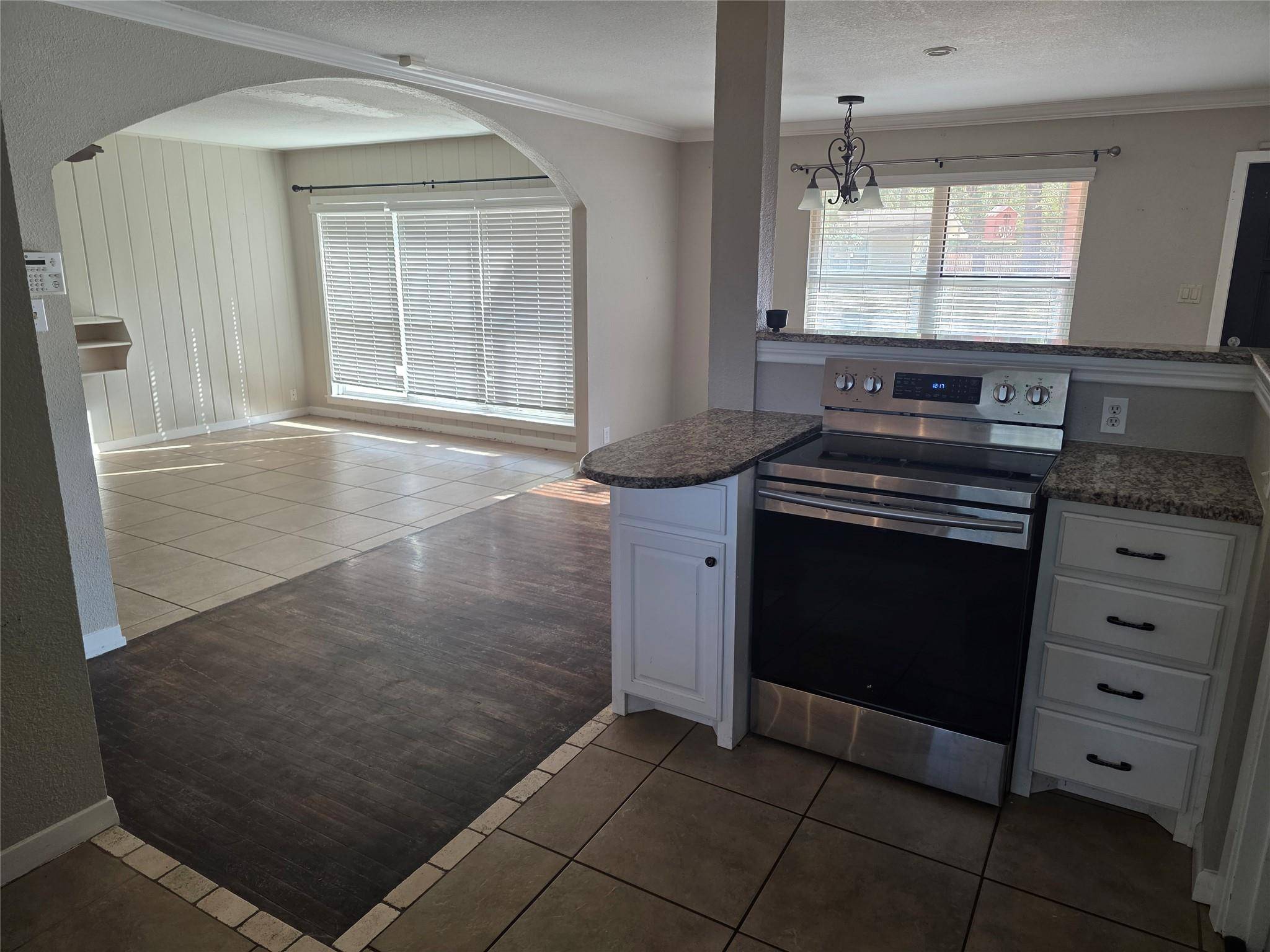 715 Vogel ST, Rockdale, TX 76567