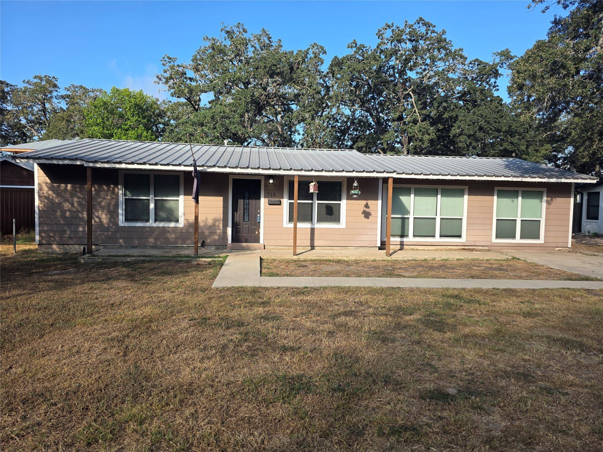 715 Vogel ST, Rockdale, TX 76567