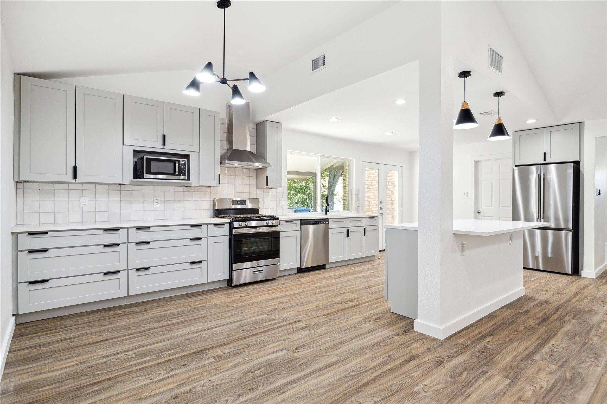 1311 Warrington DR, Austin, TX 78753