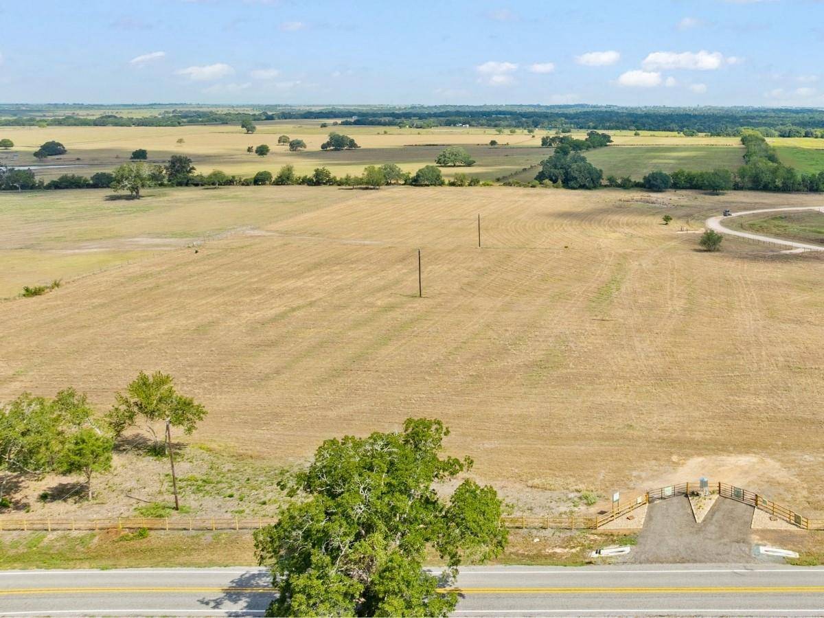 3275 FM 956, Schulenburg, TX 78956