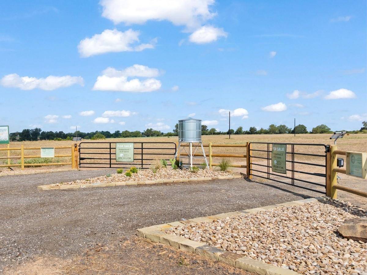 3275 FM 956, Schulenburg, TX 78956