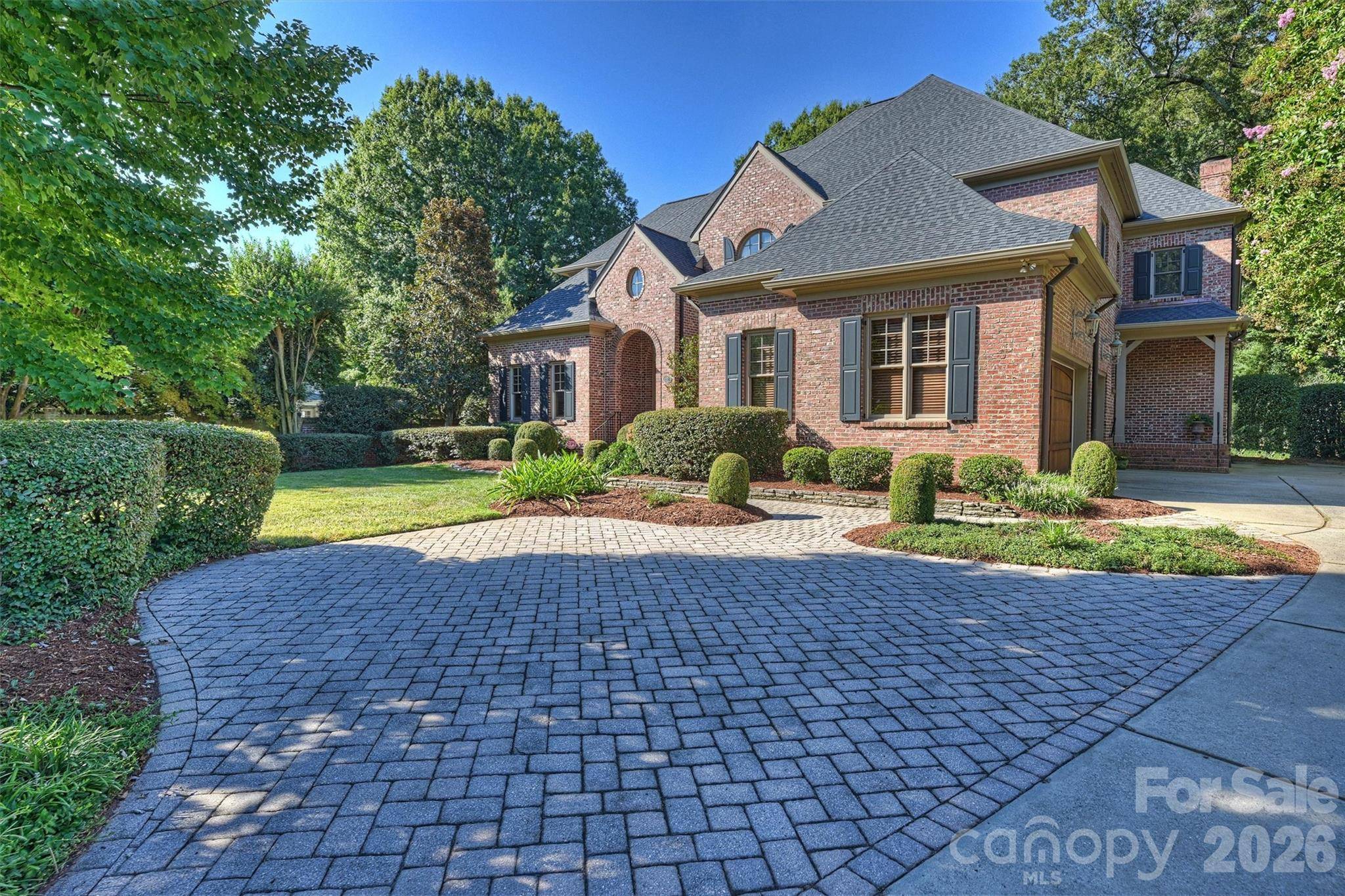 2720 Tanglewood LN, Charlotte, NC 28211