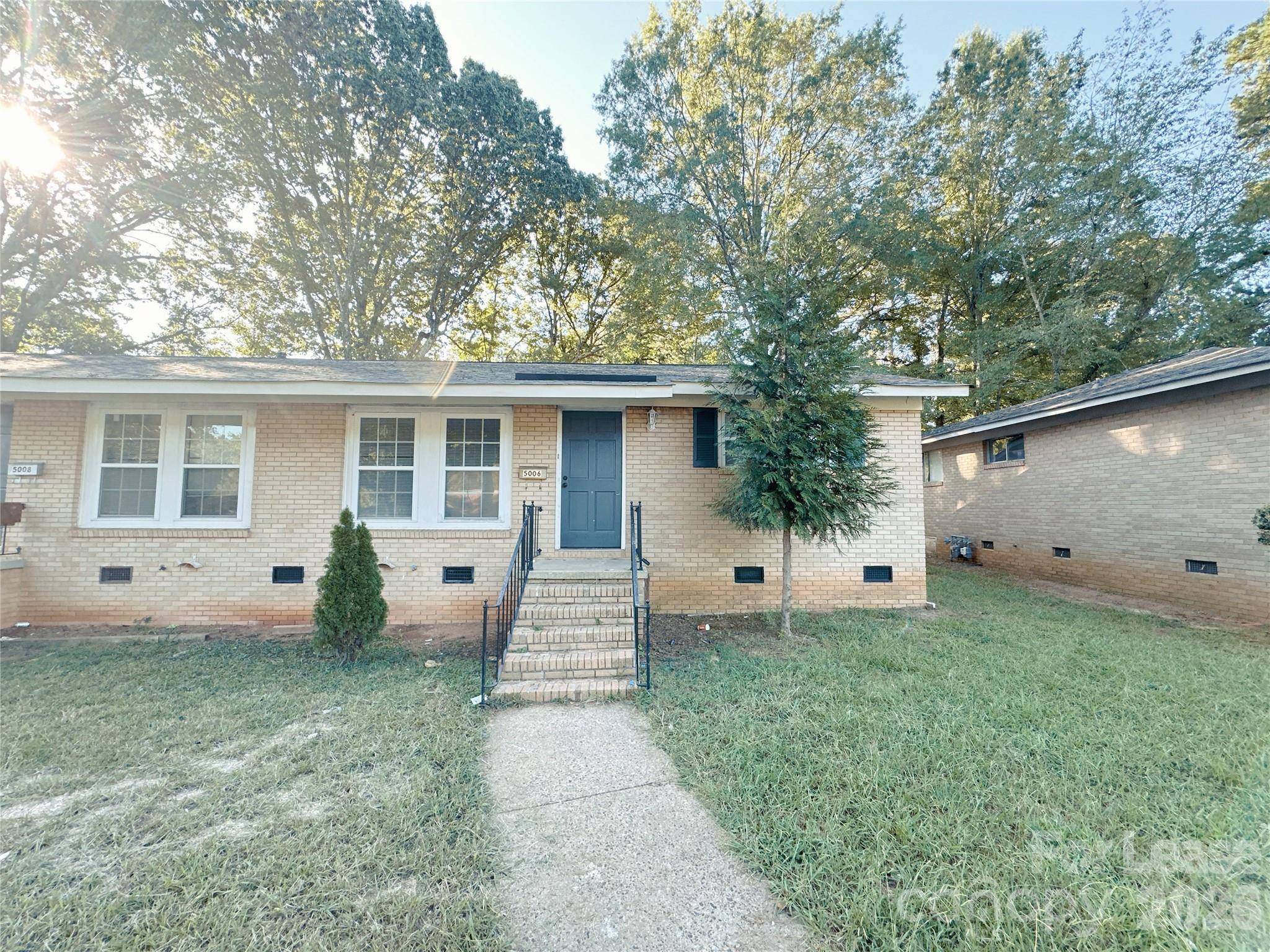 5006 Malibu DR, Charlotte, NC 28215