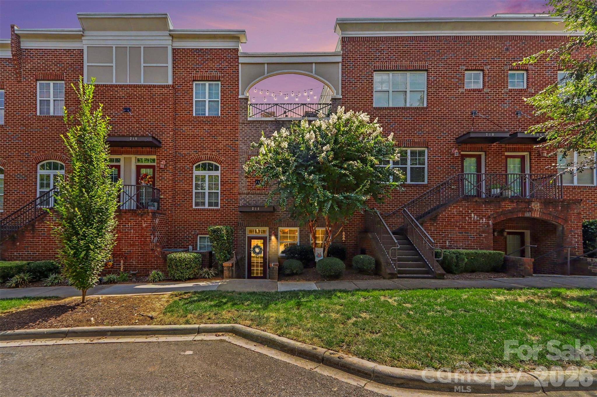 214 Harbour Place DR, Davidson, NC 28036